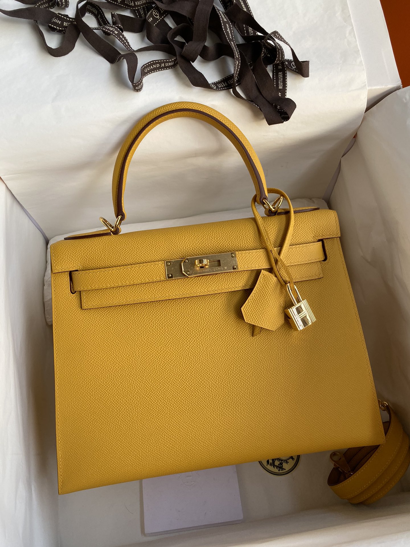 Hermes Kelly 28cm Handbag Shoulder Bag in Yellow Amber Epsom Leather